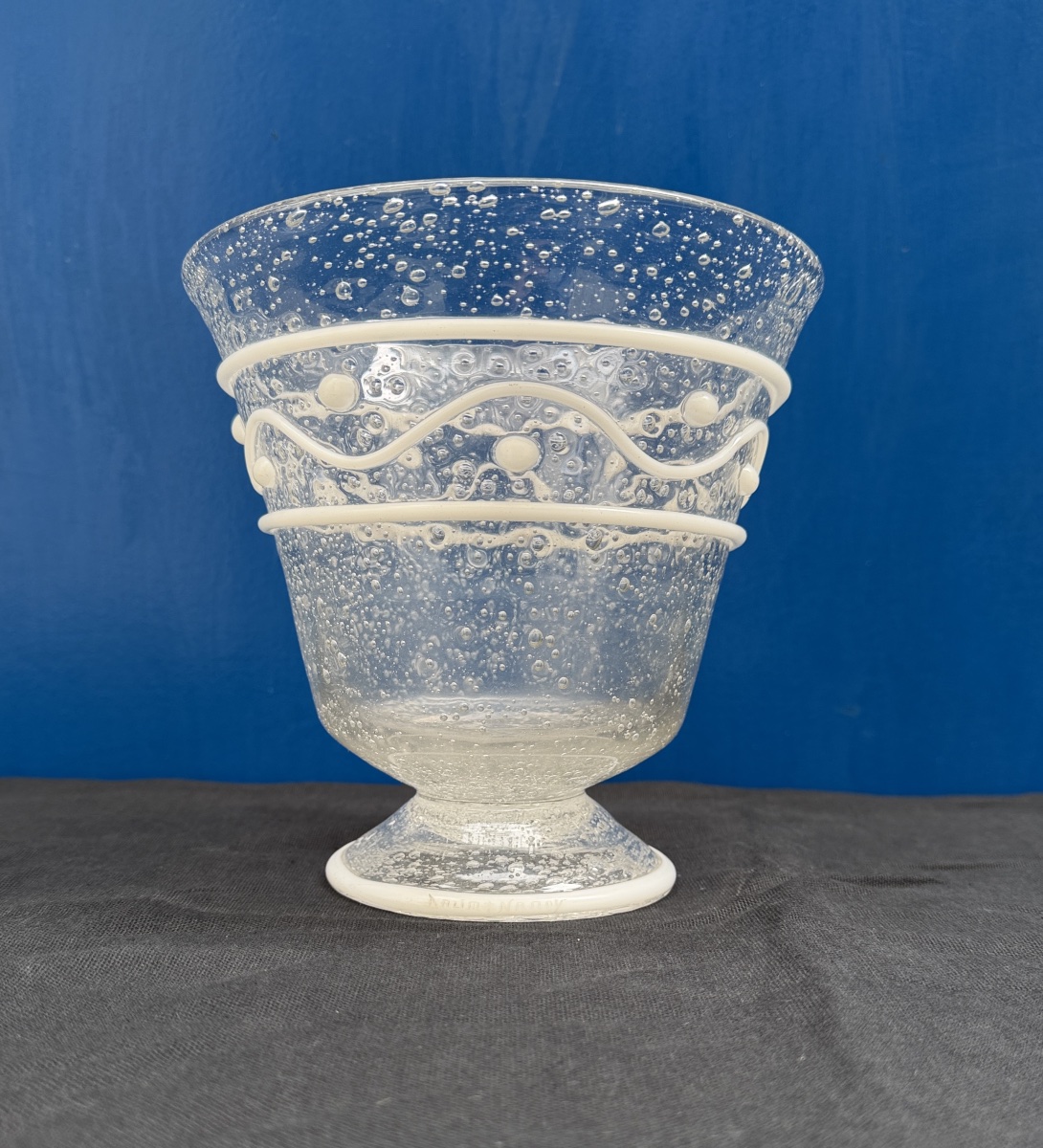 Vase Art Déco en verre bullé à décor blanc appliqué, signé Daum Nancy, vers 1925-photo-2