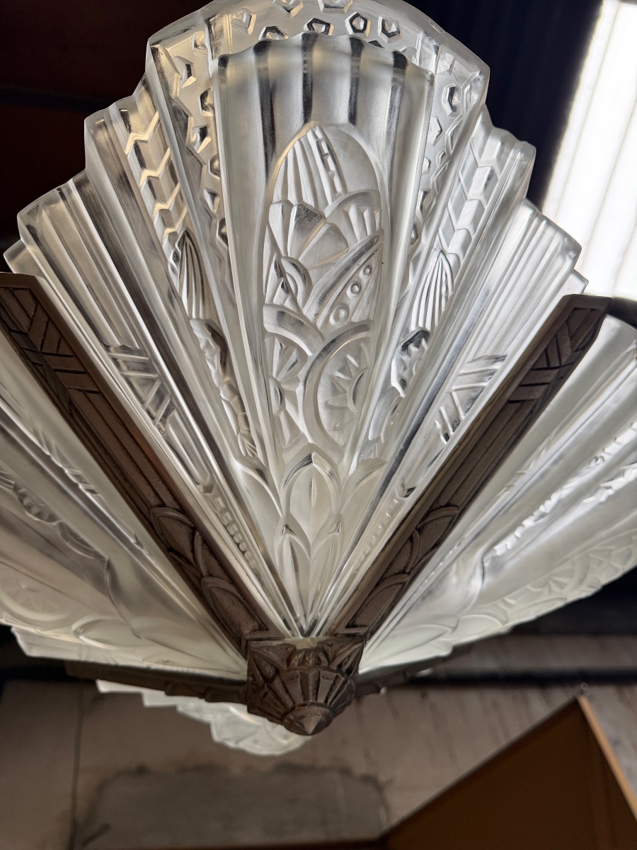 Art Deco Frontisi Chandelier In Cast Glass And Bronze-photo-5