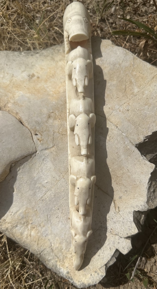 Carved African Elephant Tusk – Central Africa, Circa 1920–1930 – 33 Cm-photo-2