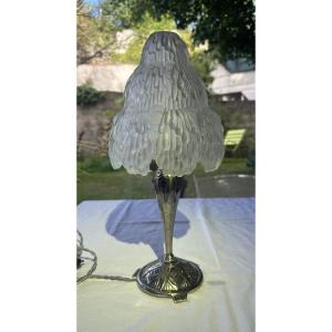 Lampe Art déco en verre moulé pressé
