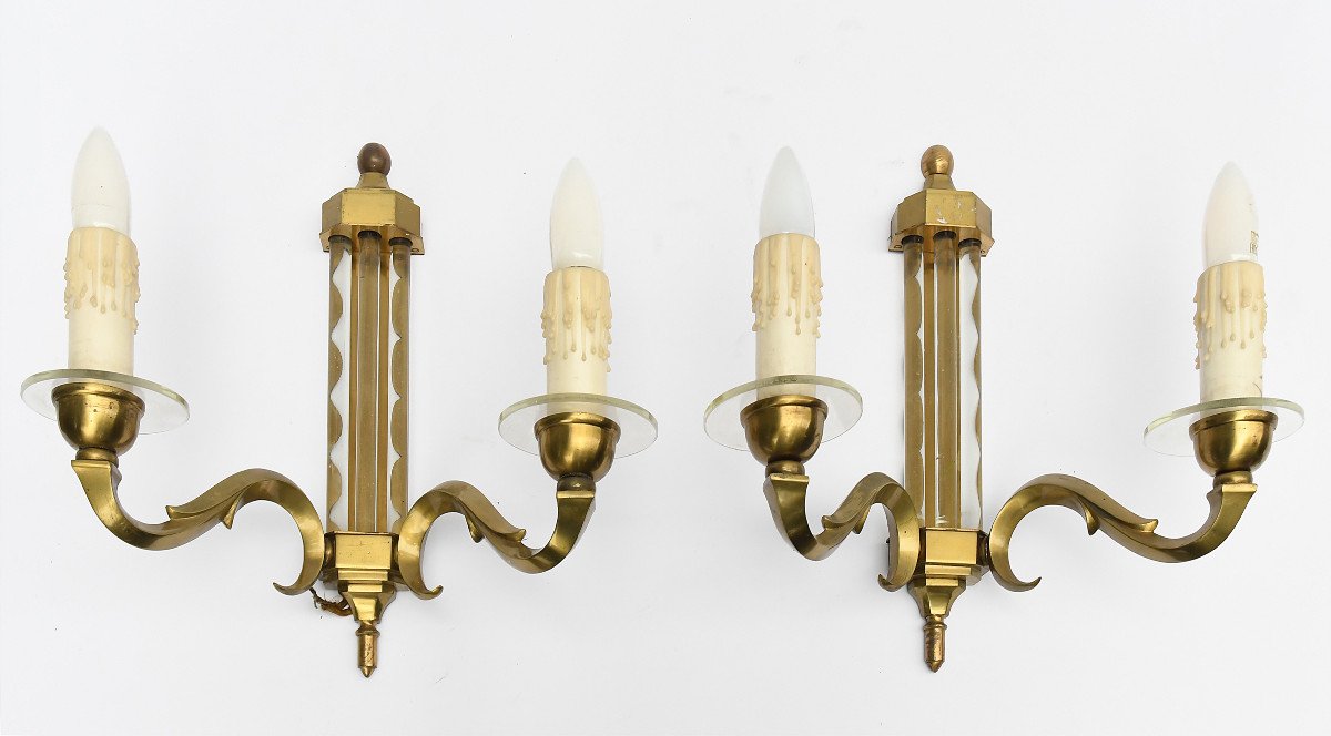 Pair Of Sconces In Brass And Glass With Two Arms Of Light With Leafy Windings