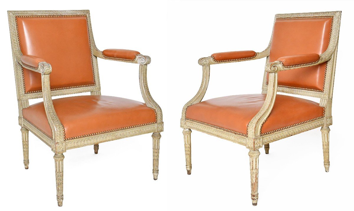 Paire de fauteuils de style Louis XVI 