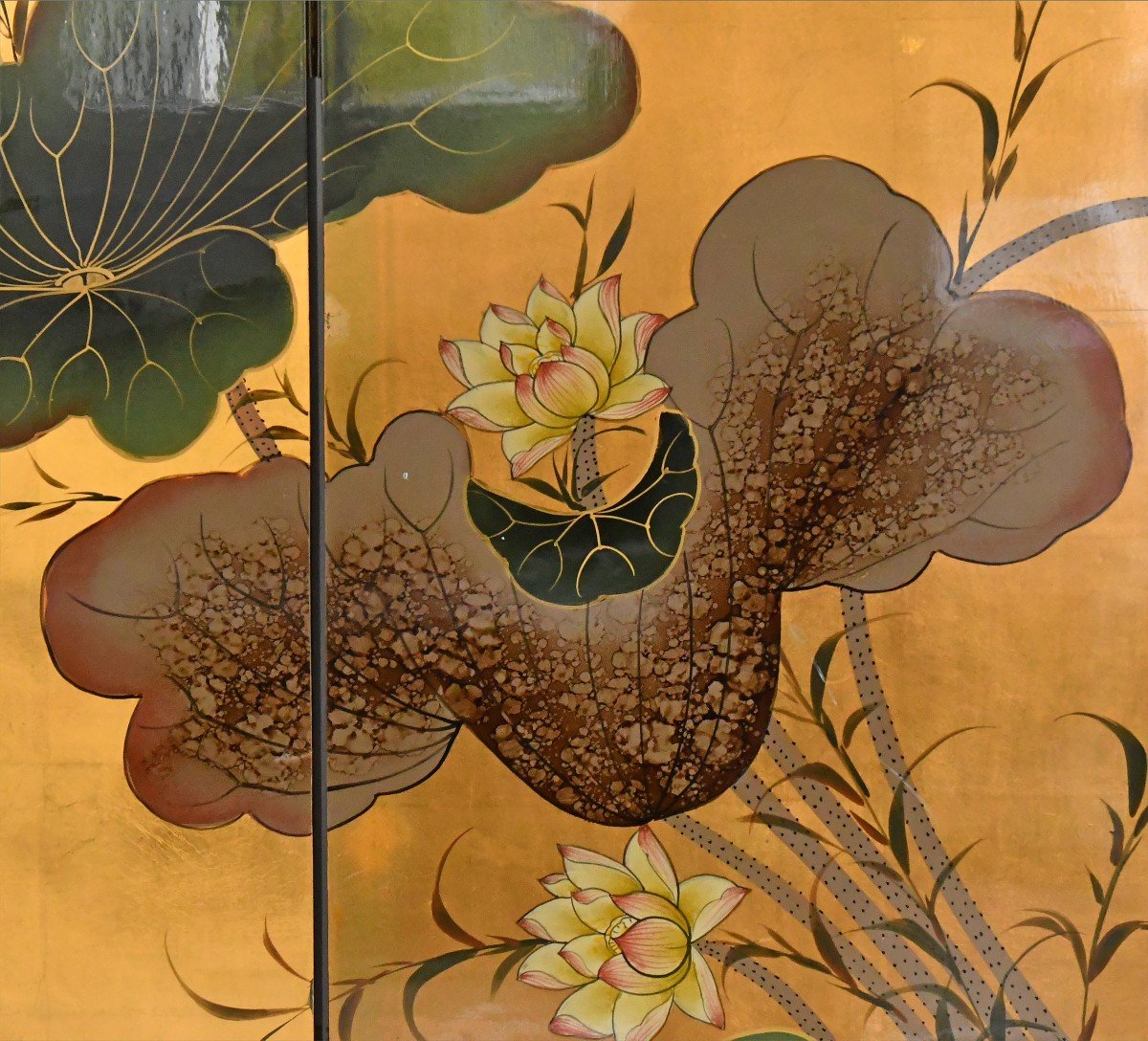 Screen Composed Of Six Japanese Lacquer Leaves Decorated With A Floral Scene On A Golden Background-photo-5
