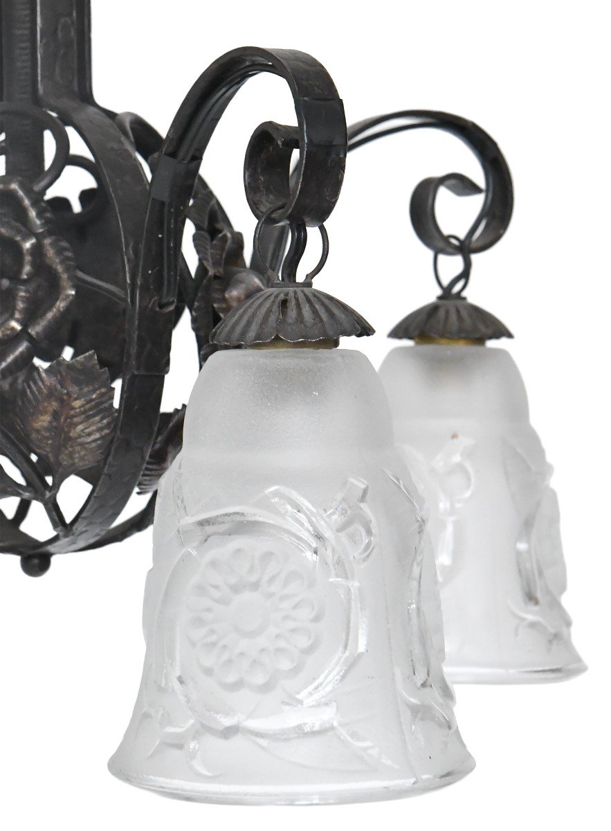 Art Deco Style Chandelier In Wrought Iron And Molded Glass Tulips -photo-3