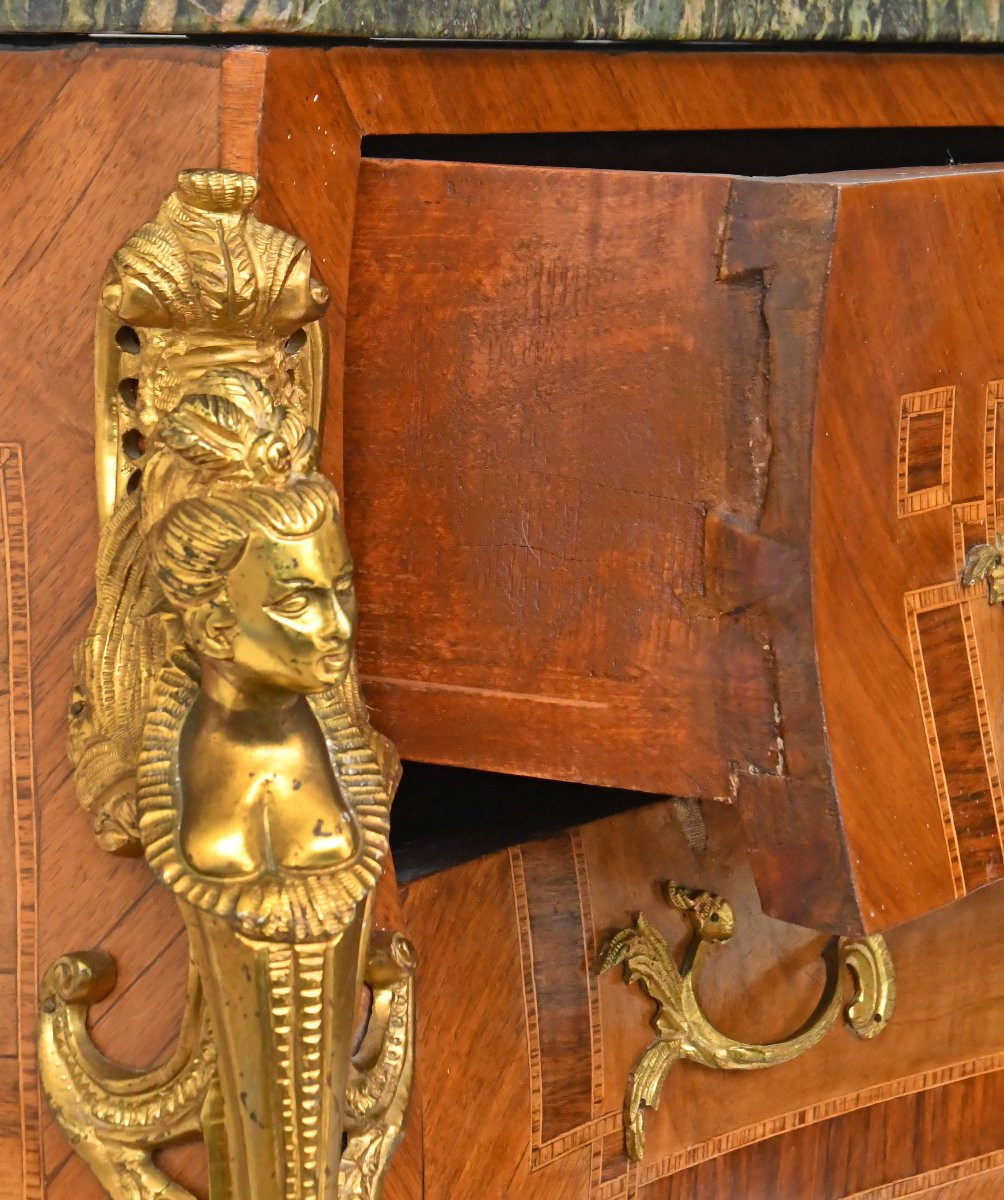 Commode de style Louis XV en marqueterie à décor aux espagnolettes-photo-6