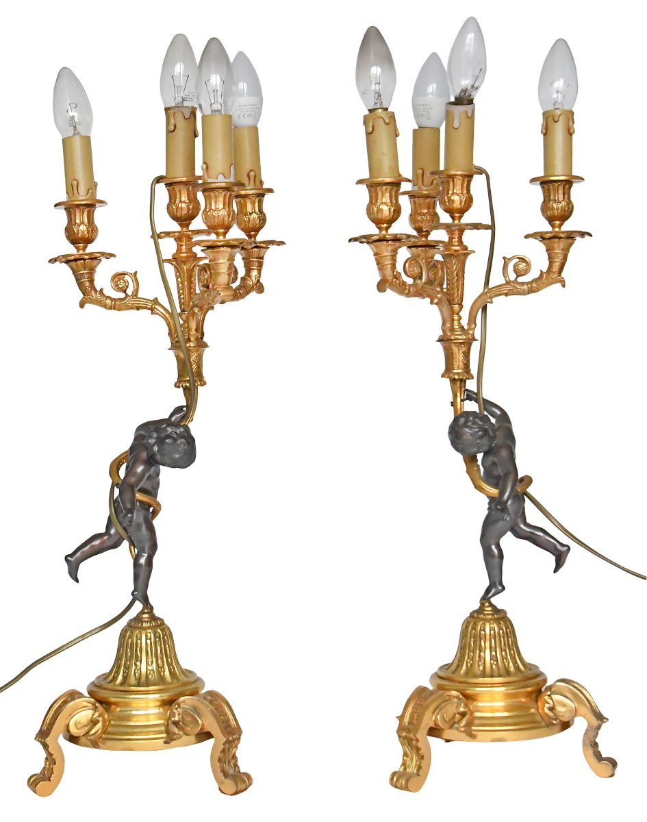 Paire de candélabres en bronze à décor de Putti soutenant des cornes d'abondances-photo-6