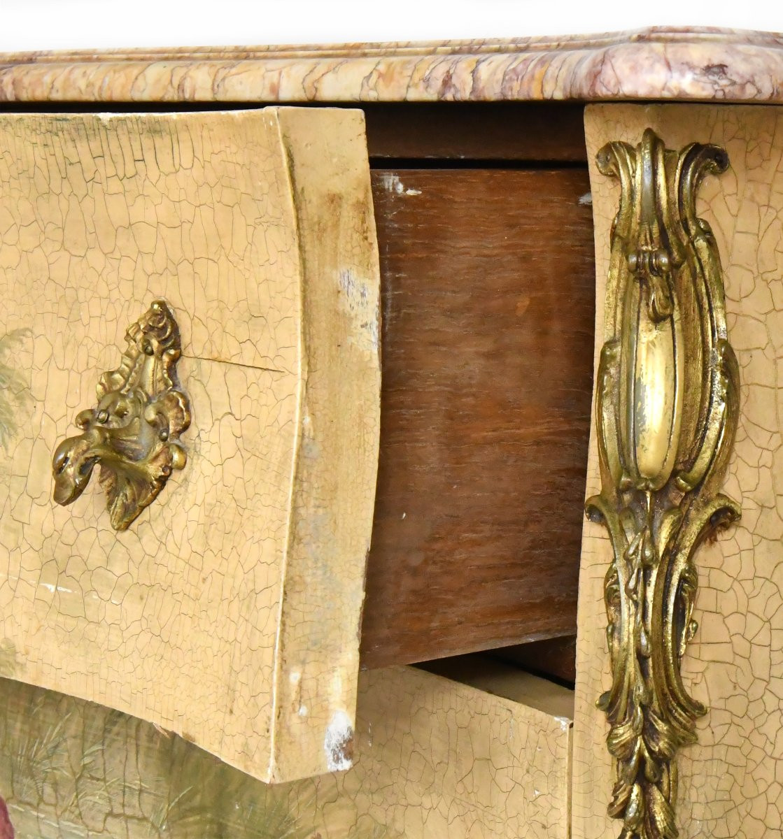 Commode de style louis XV en bois laqué à décor chinois -photo-6