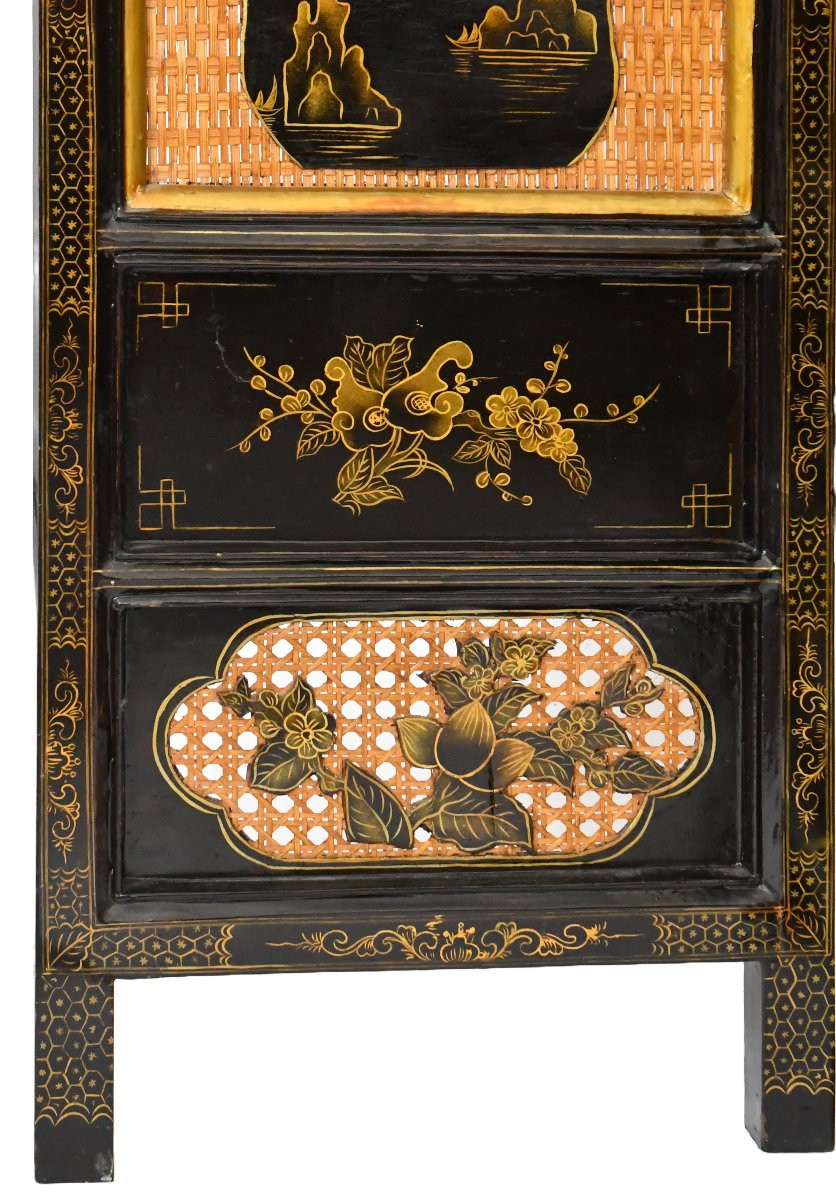 Japanese-style Four-panel Screen With Floral Decoration On A Black Lacquered Background -photo-4