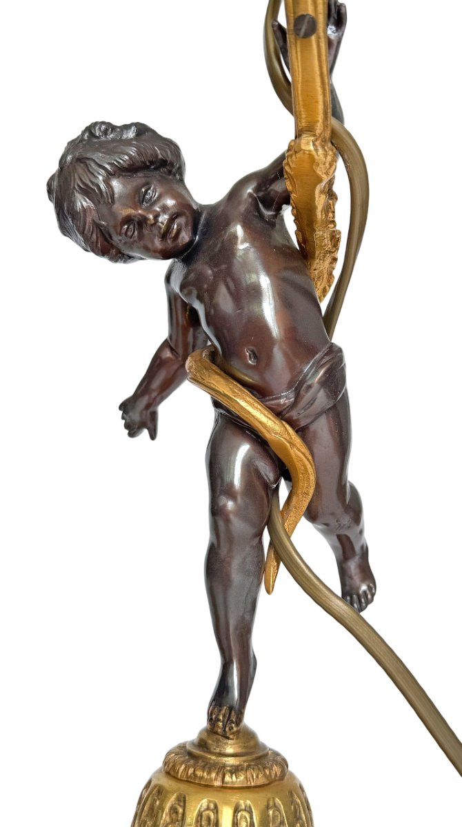 Paire de candélabres en bronze à décor de Putti soutenant des cornes d'abondances-photo-3