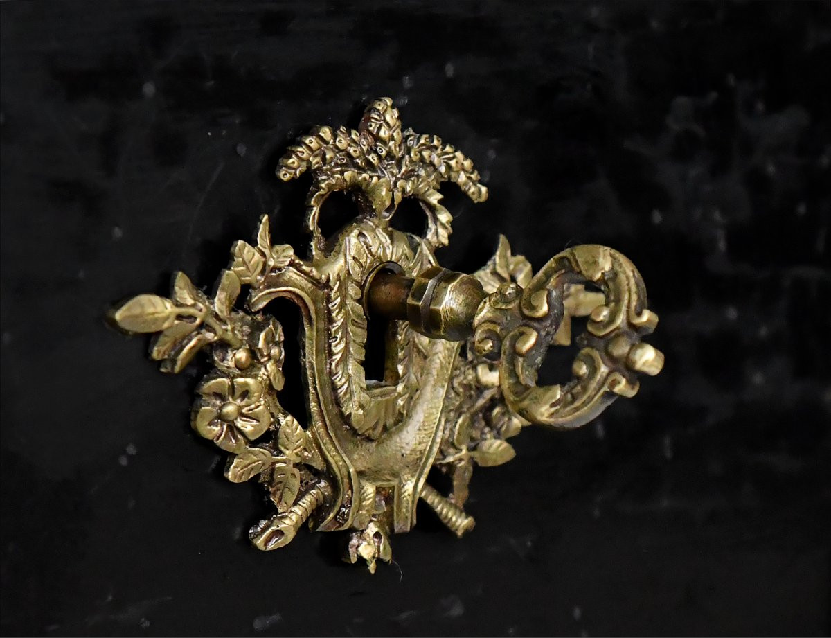 Bureau plat de style Louis XVI laqué noir-photo-5