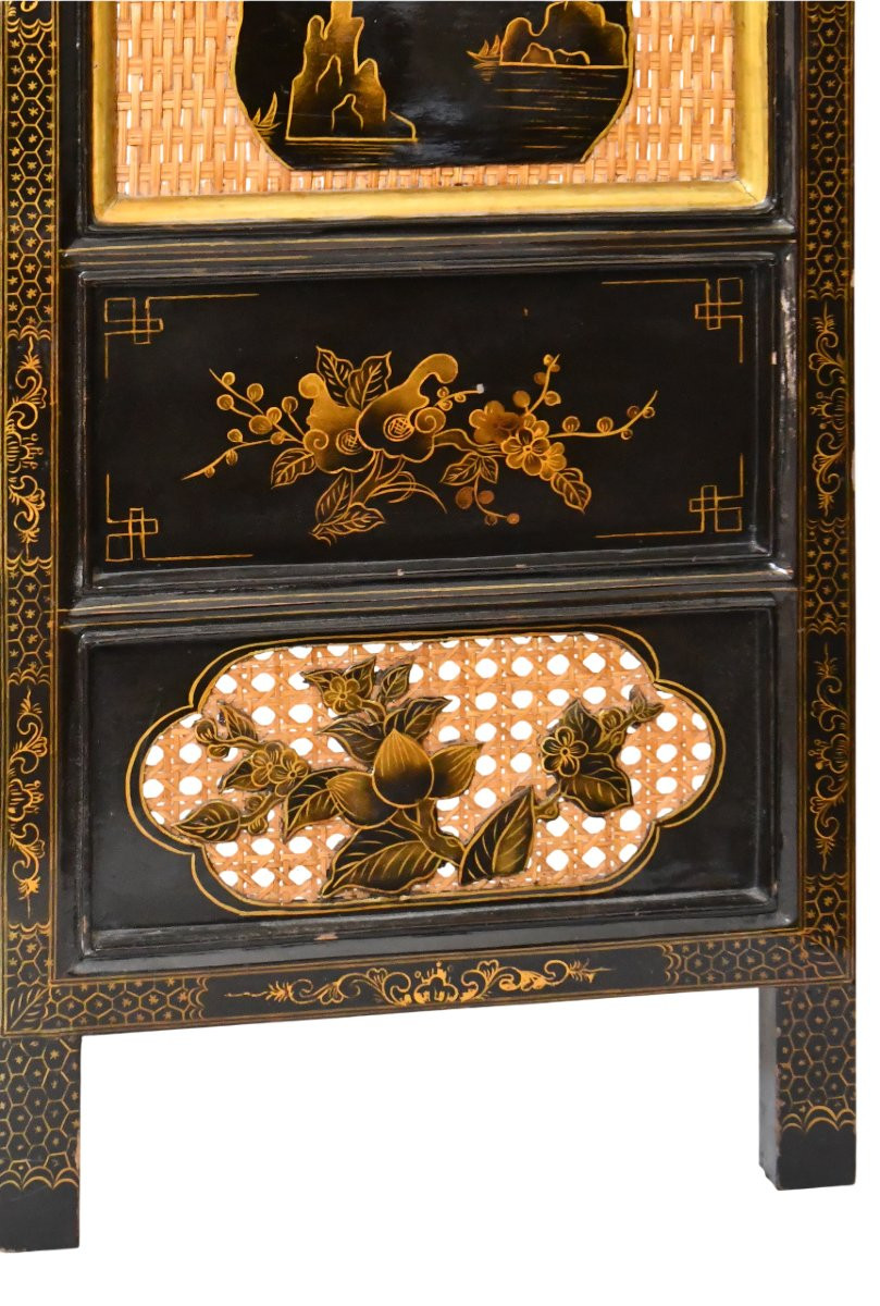Japanese-style Four-panel Screen With Floral Decoration On A Black Lacquered Background -photo-5