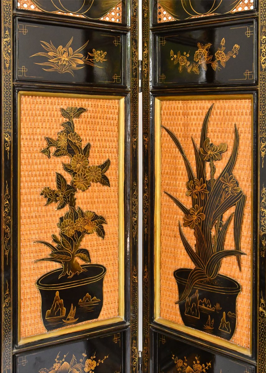 Japanese-style Four-panel Screen With Floral Decoration On A Black Lacquered Background -photo-6