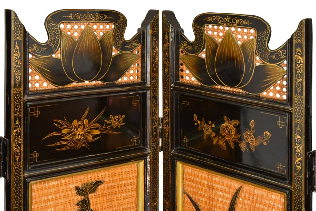 Japanese-style Four-panel Screen With Floral Decoration On A Black Lacquered Background -photo-7