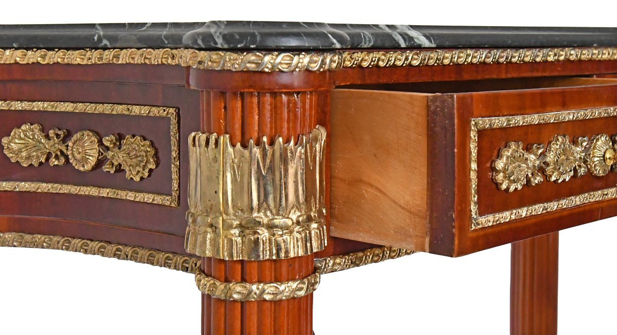 Console Topped With An Empire-style Mirror -photo-6