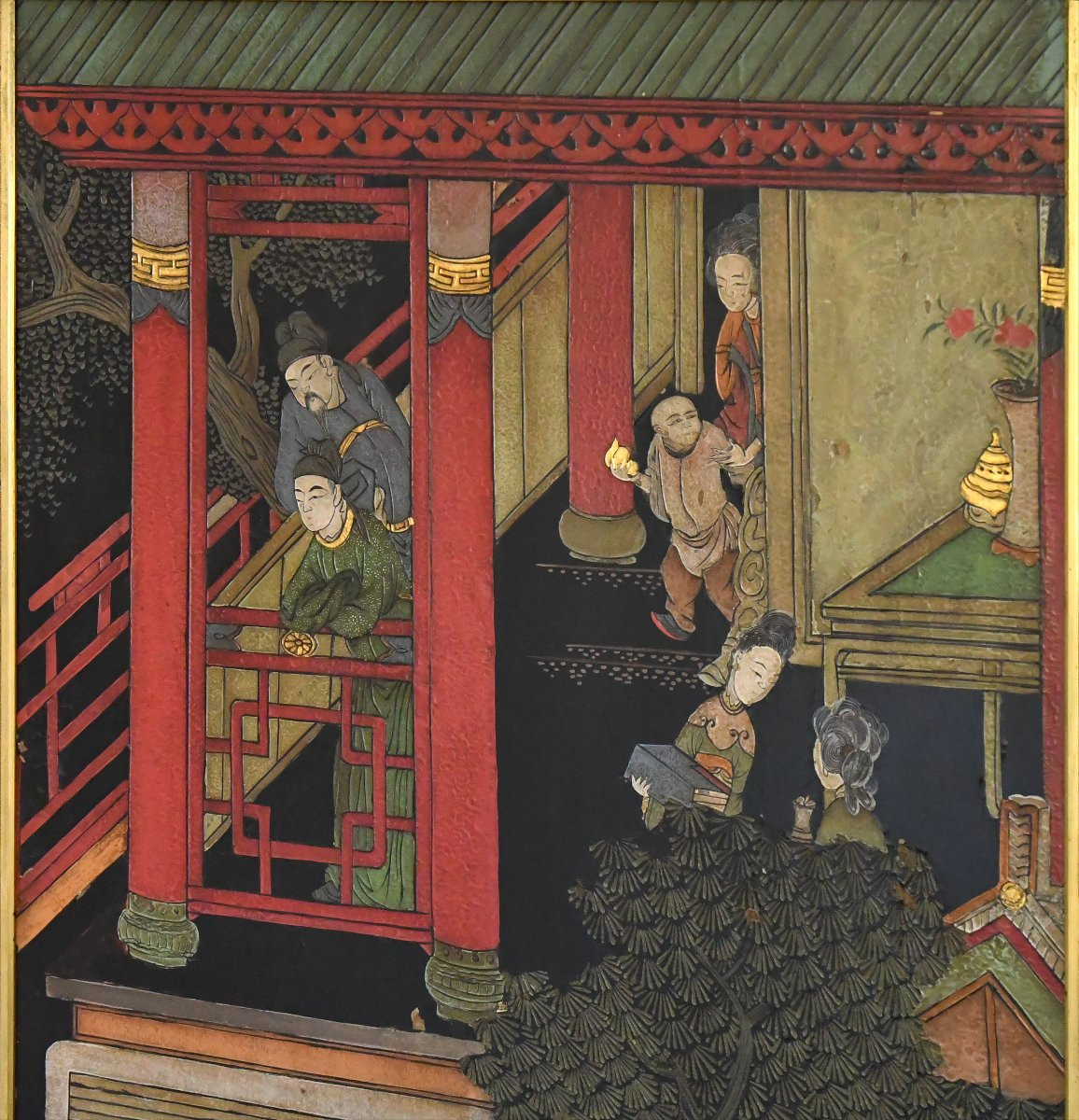 Three-door Marquetry Bookcase With Coromandel Lacquer Center Decoration -photo-3