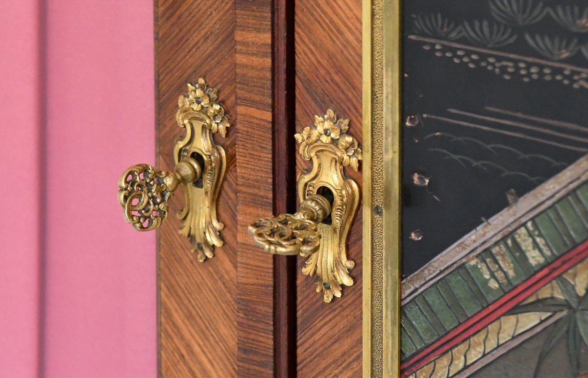 Three-door Marquetry Bookcase With Coromandel Lacquer Center Decoration -photo-2