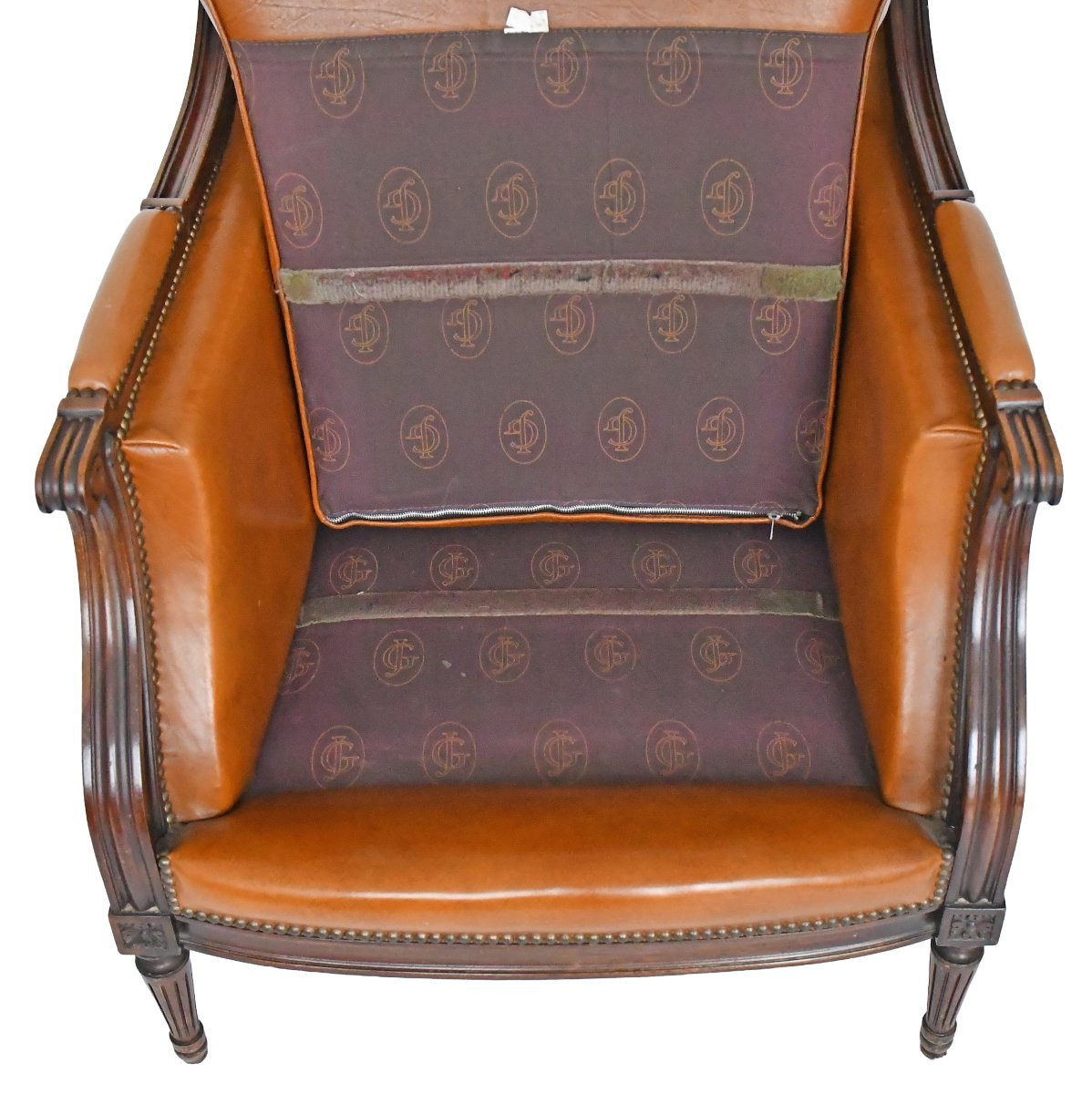 Paire de larges bergères de style Louis XVI -photo-5