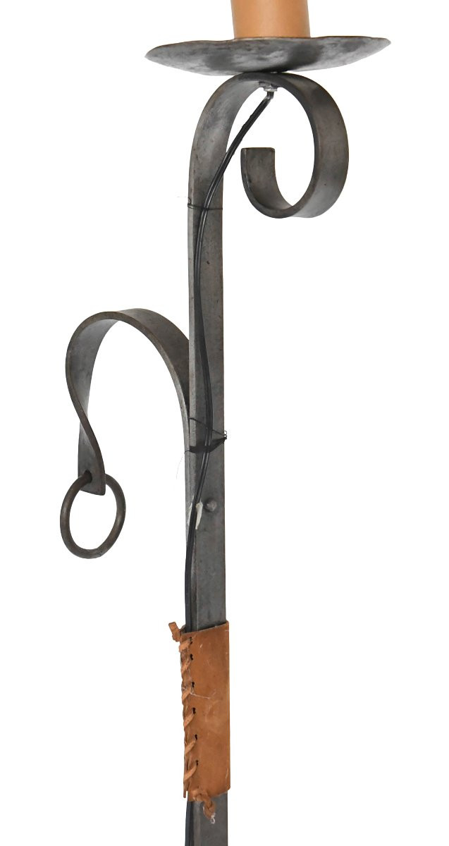 Lampadaire en fer forgé et cuire dans le goût de Jean-Pierre Ryckaert des années 1950-photo-2