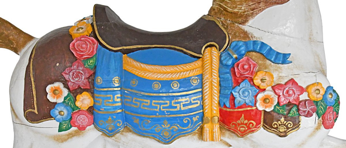 Grand Cheval de manège en bois sculpté peint blanc et polychrome dans le goût de Friedrich Heyn-photo-4