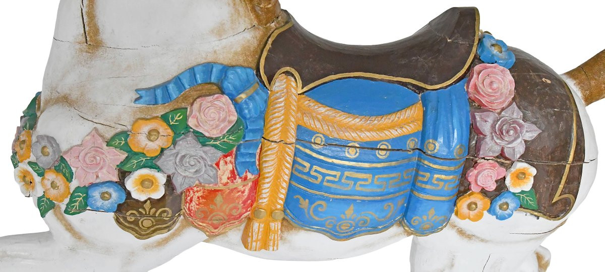 Grand Cheval de manège en bois sculpté peint blanc et polychrome dans le goût de Friedrich Heyn-photo-8