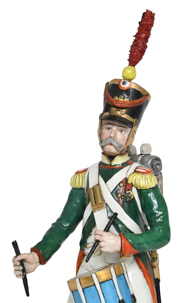 Statuette en porcelaine figurant un soldat au tambour de l'armée napoléonienne-photo-2