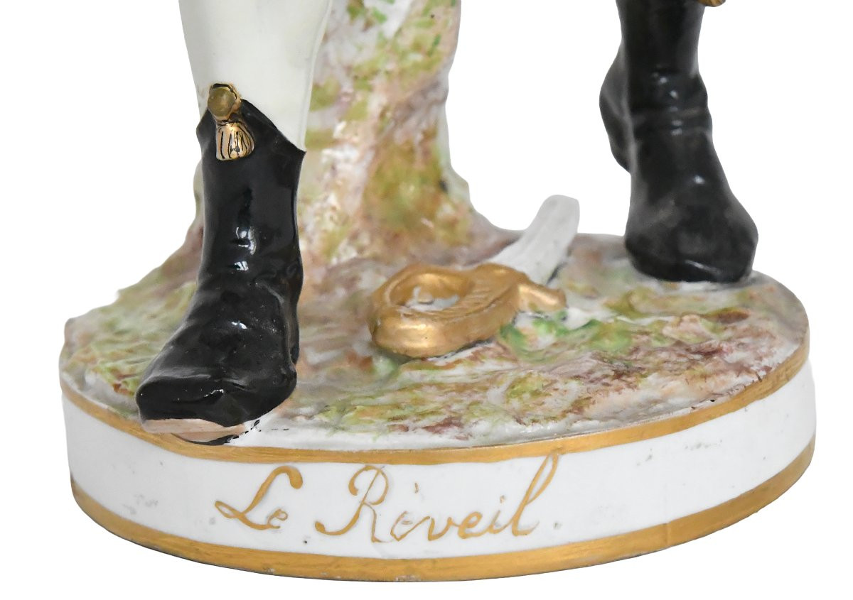 Statuette en porcelaine figurant un soldat au tambour de l'armée napoléonienne-photo-2