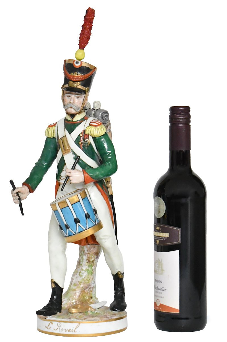 Statuette en porcelaine figurant un soldat au tambour de l'armée napoléonienne-photo-3