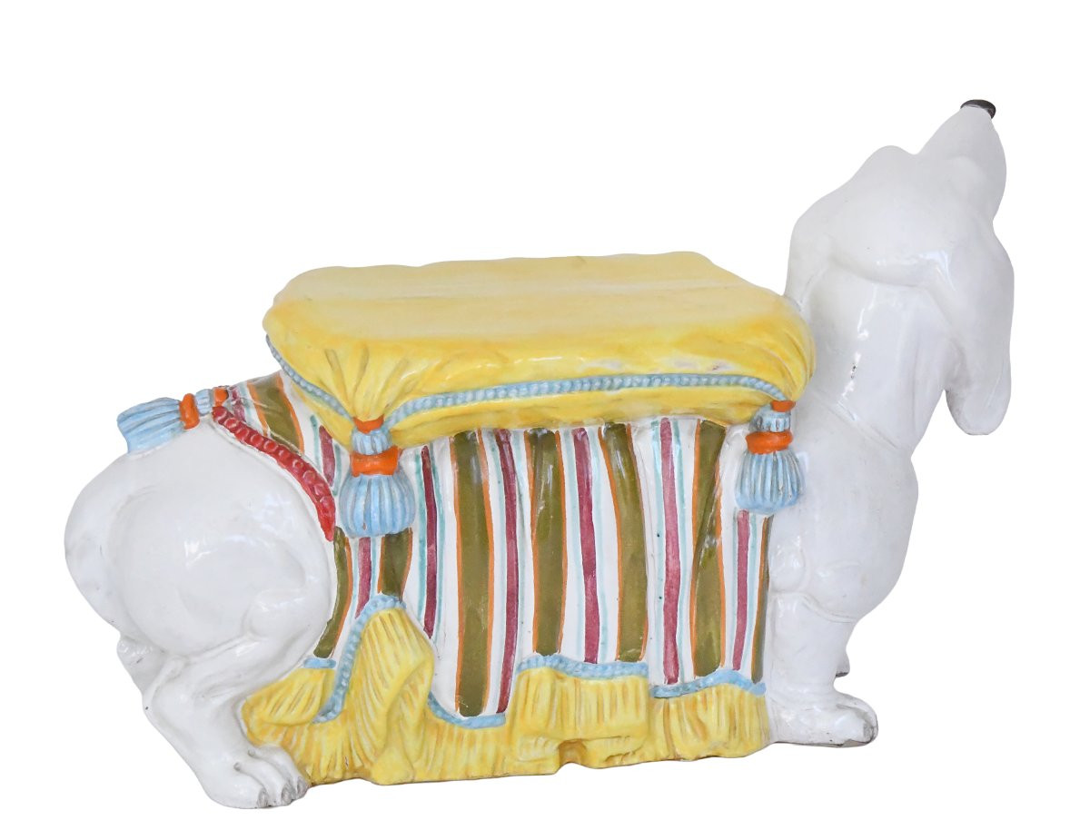  Tabouret ou sellette en faïence italienne représentant un teckel blanc-photo-1