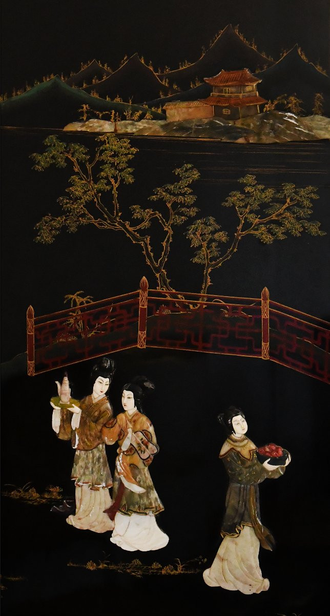Paravent chinois à quatre feuilles en bois laqué et incrustations de pierres dures -photo-3