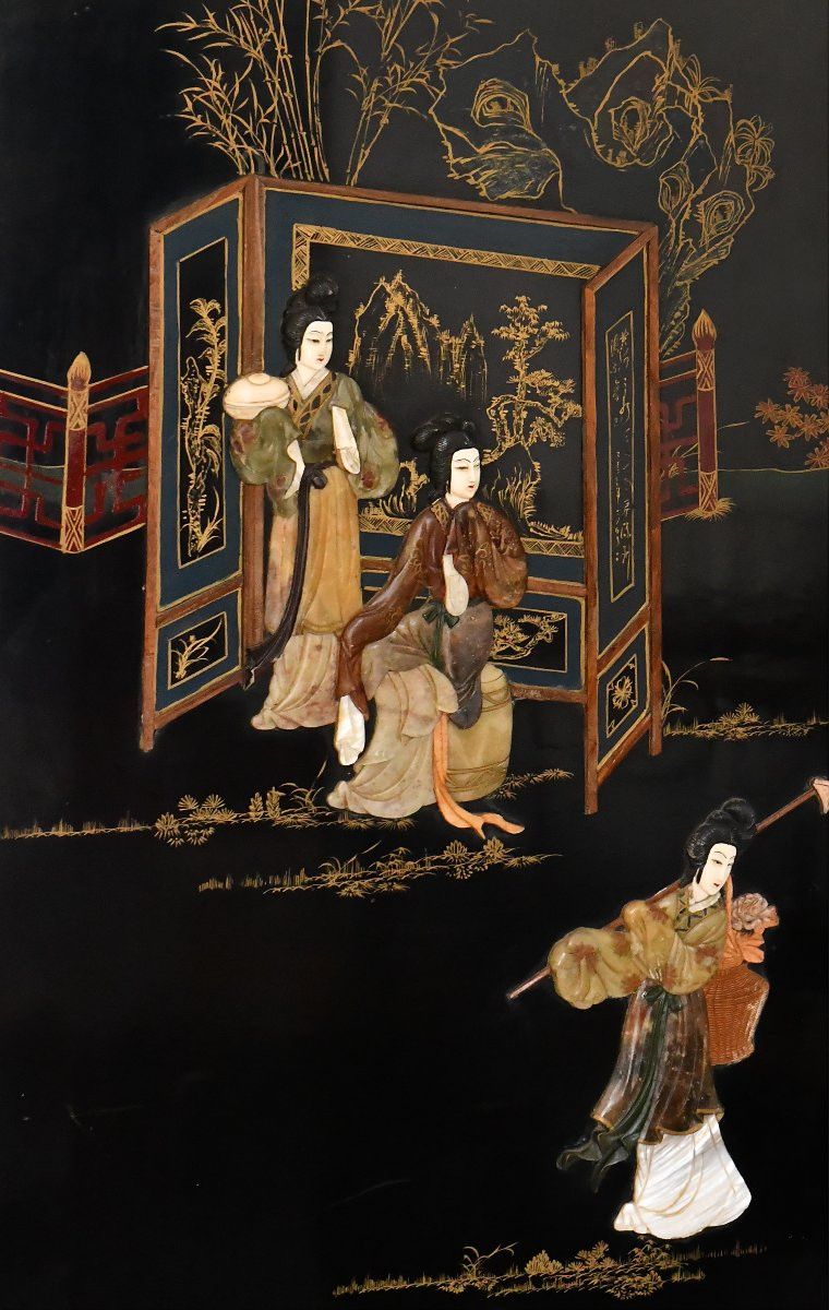 Paravent chinois à quatre feuilles en bois laqué et incrustations de pierres dures -photo-2