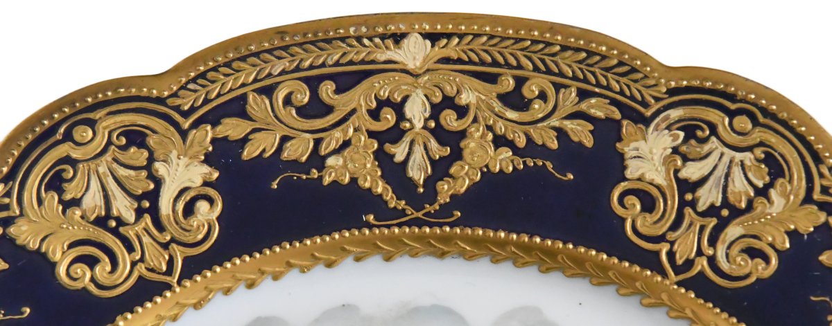 Porcelain Plate Decorated With A Romantic Scene -photo-1