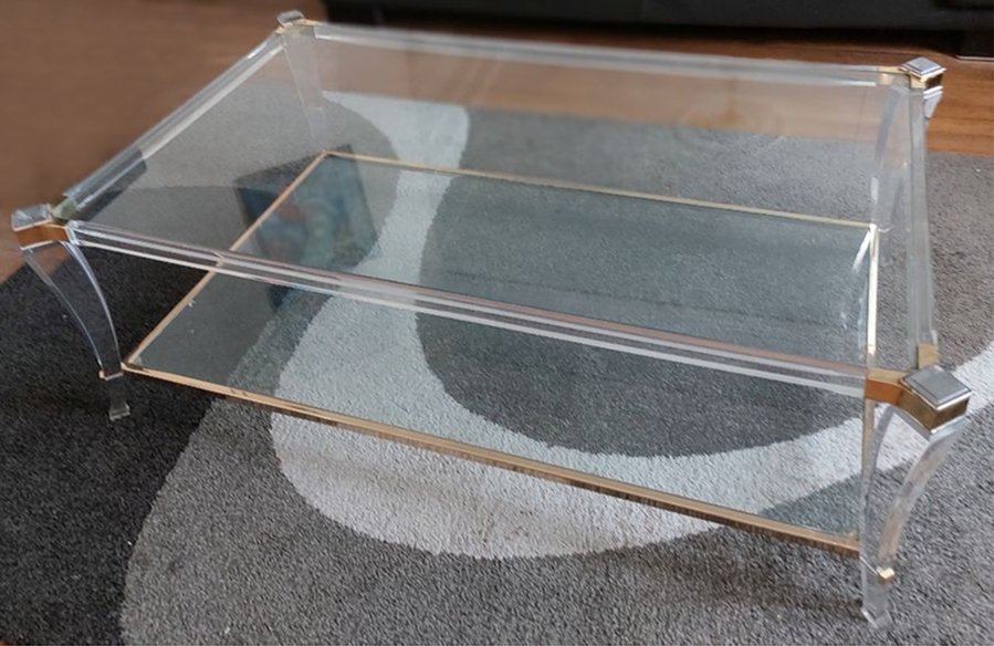 Table basse à deux niveaux en lucite (altuglas) et métal doré  -photo-3