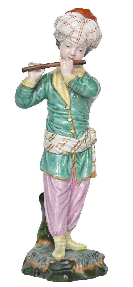 Statuette en porcelaine de Höchst Passau représentant un flûtiste de la série L'orchestre turc