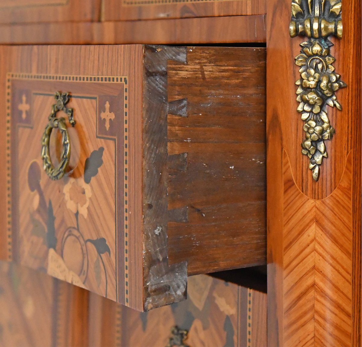 Commode de style Transition en marqueterie -photo-5