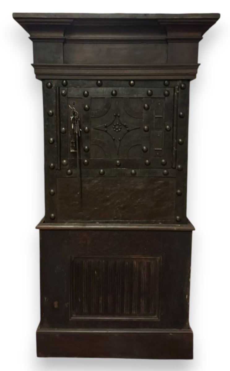 Antique Iron-clad Safe, 18th Century-photo-3