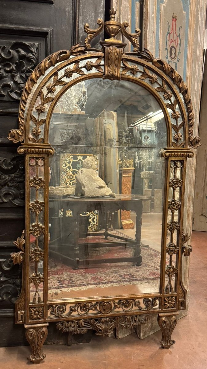 Miroir ancien en bois doré et sculpté, XVIIIe siècle-photo-2