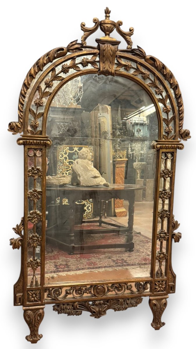Miroir ancien en bois doré et sculpté, XVIIIe siècle