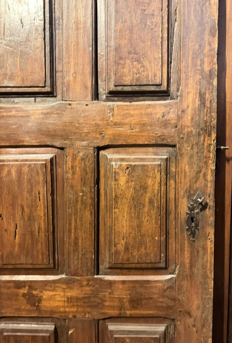 Antique Walnut Door With Six Carved Panels, Dating From The 18th Century-photo-2
