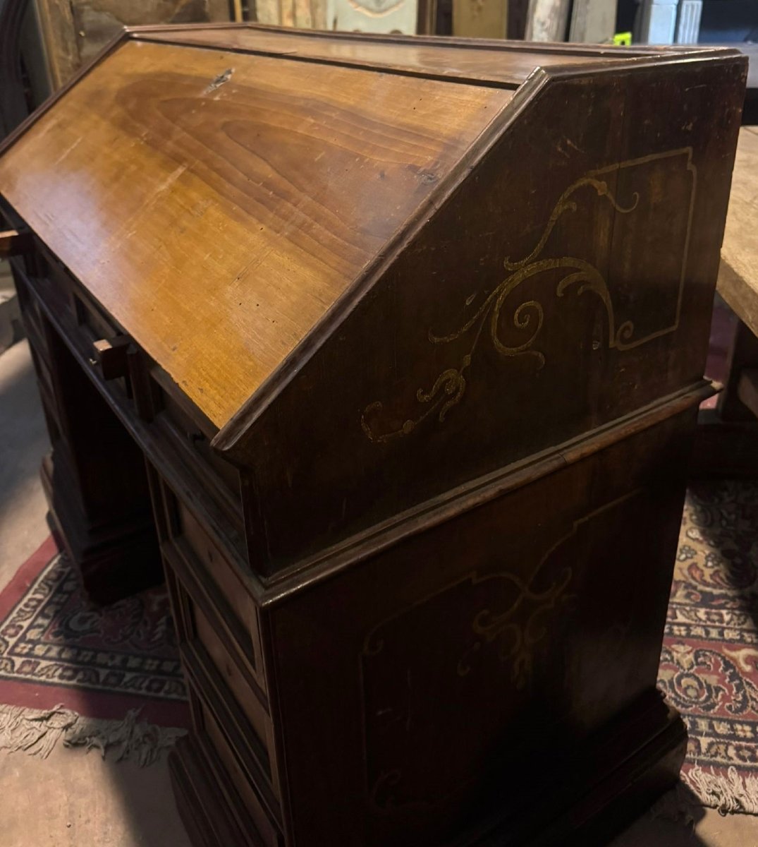 Bureau d'accueil en noyer incrusté, XVIIIe siècle-photo-2