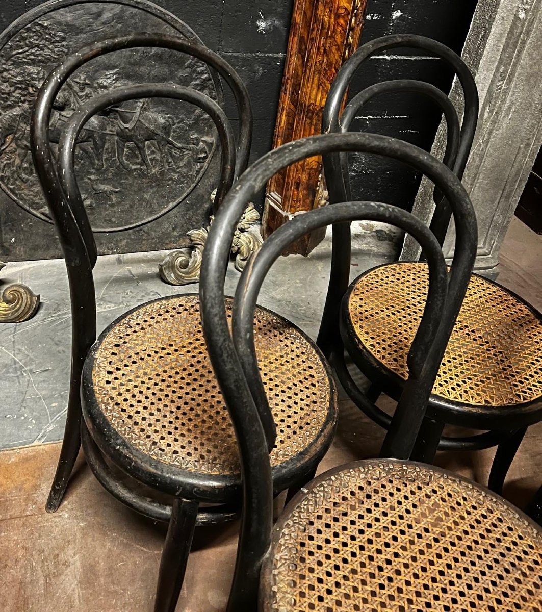 Quatre chaises Thonet originales à assise en cannage, XXe siècle-photo-2