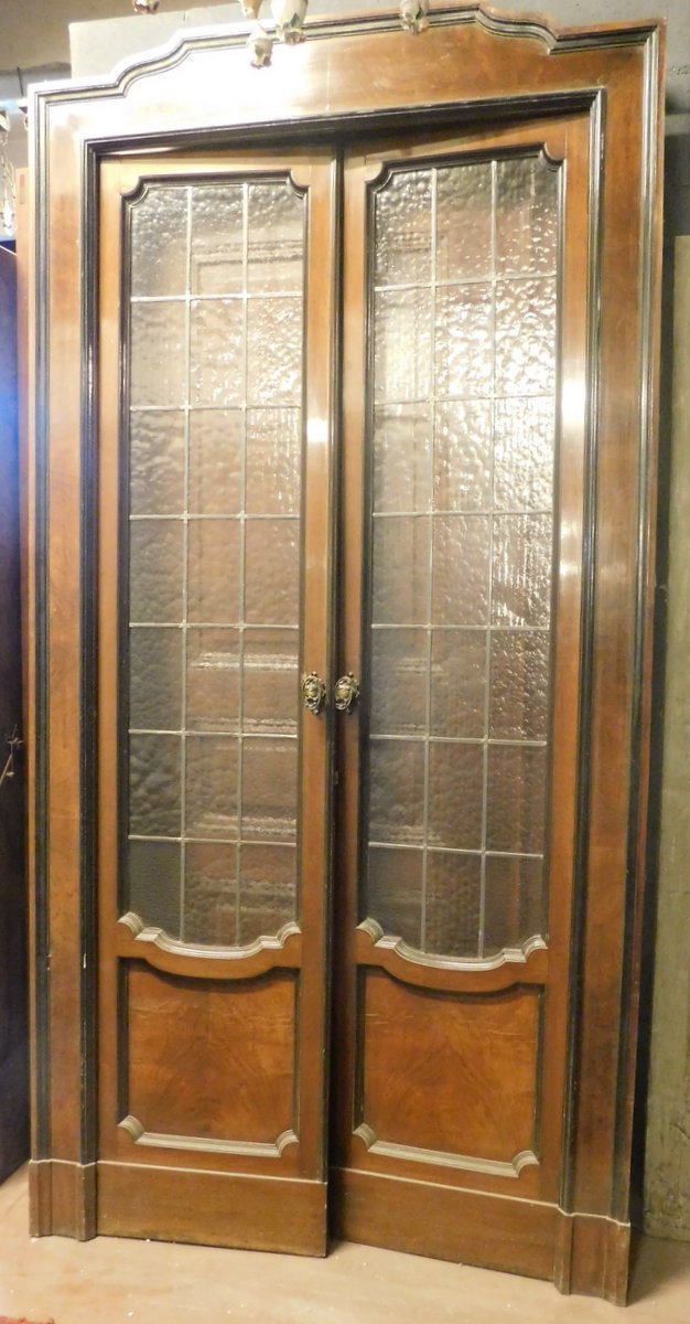 Deux portes en bois, vitrées et encadrées, XXe siècle, Milan-photo-2