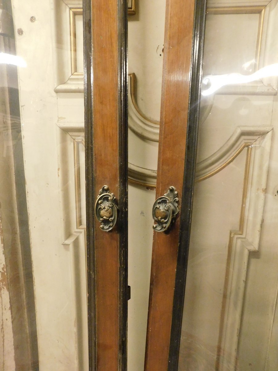 Deux portes en bois, vitrées et encadrées, XXe siècle, Milan-photo-4