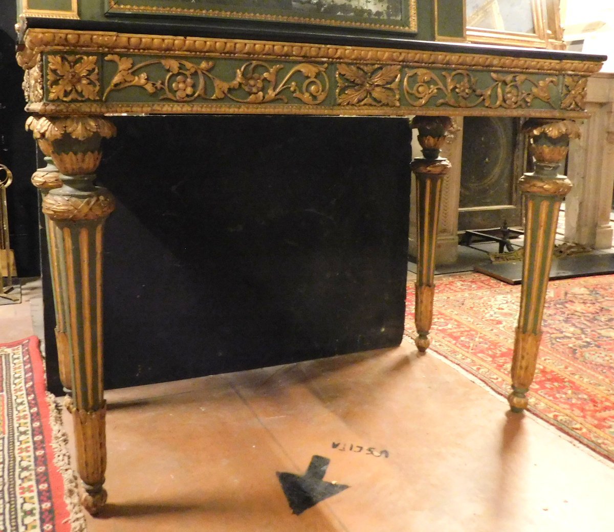 Console laquée avec miroir, ornée de sculptures et de décors dorés, XVIIIe siècle-photo-2