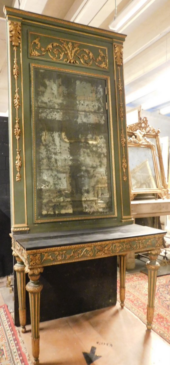 Console laquée avec miroir, ornée de sculptures et de décors dorés, XVIIIe siècle