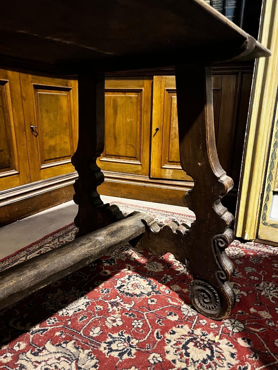 Table de réfectoire en noyer, XVIIIe siècle.-photo-2