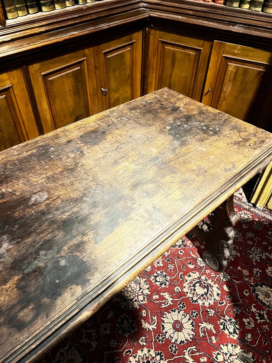 Table de réfectoire en noyer, XVIIIe siècle.-photo-3