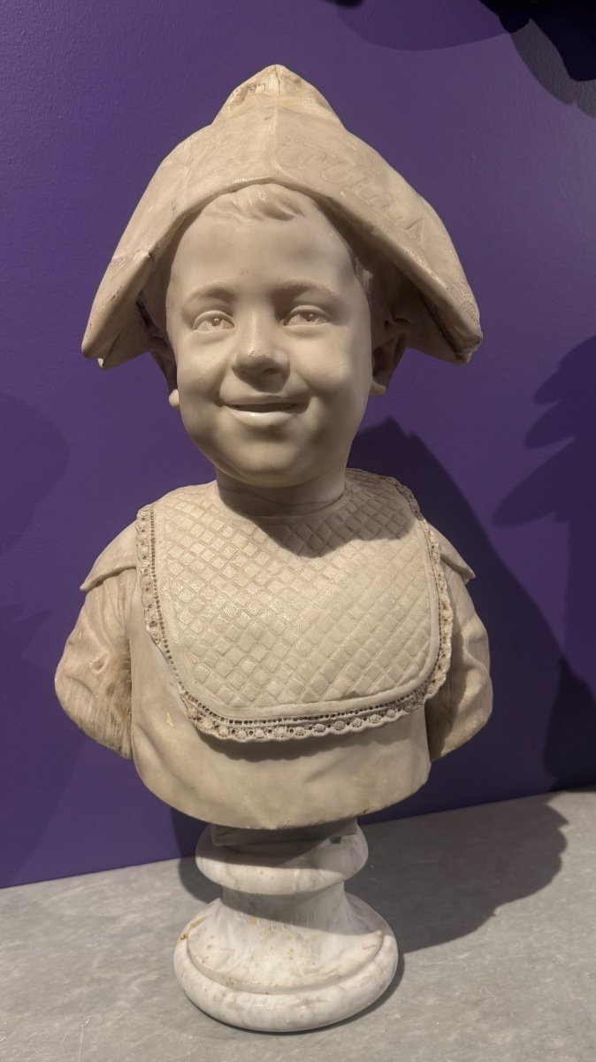 Buste D Enfant Aver Chapeau