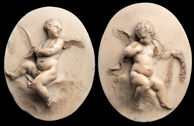 Marble Medallions Depicting Puttos - Flanders, 18th Century