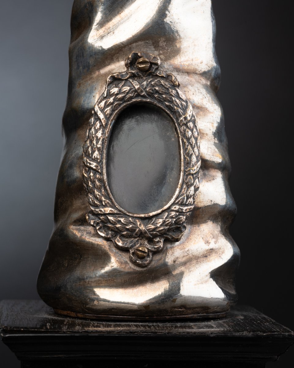 Rare bras-reliquaire, Métal argenté repoussé, France - XVIe ou début XVIIe siècle-photo-2