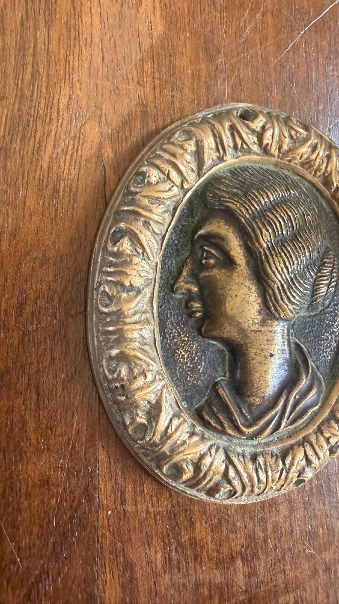 Antique-style Medal Featuring The Profile Of A Roman Empress, Bronze, Italy  - 18th Century -photo-3